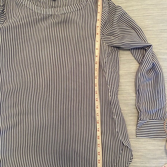 Banana Republic, good used condition top. - Picture 3 of 9